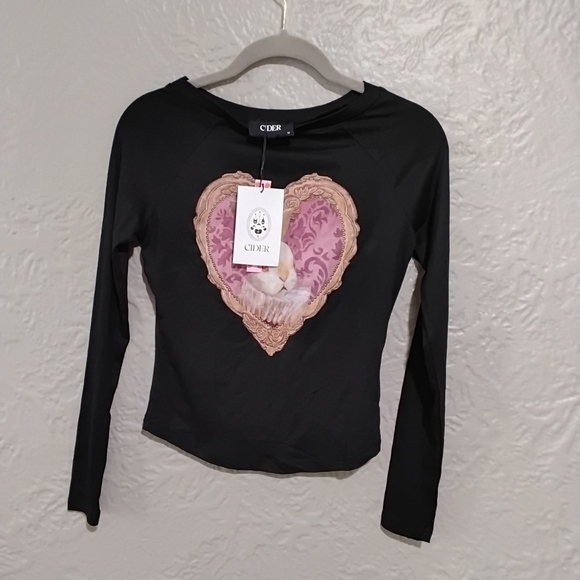 New CIDER Wome's Shirt with Bunny Heart Design Size M - Picture 3 of 7